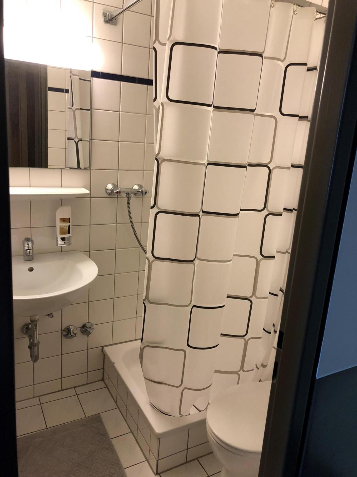 Bayrischer Hof クレーフェルト 部屋 写真